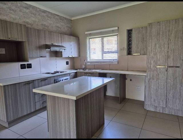 2 BEDROOM APARTMENT FOR SALE IN LILIANTON